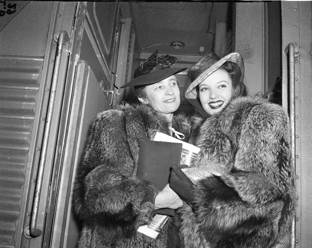 Linda_Darnell_b40