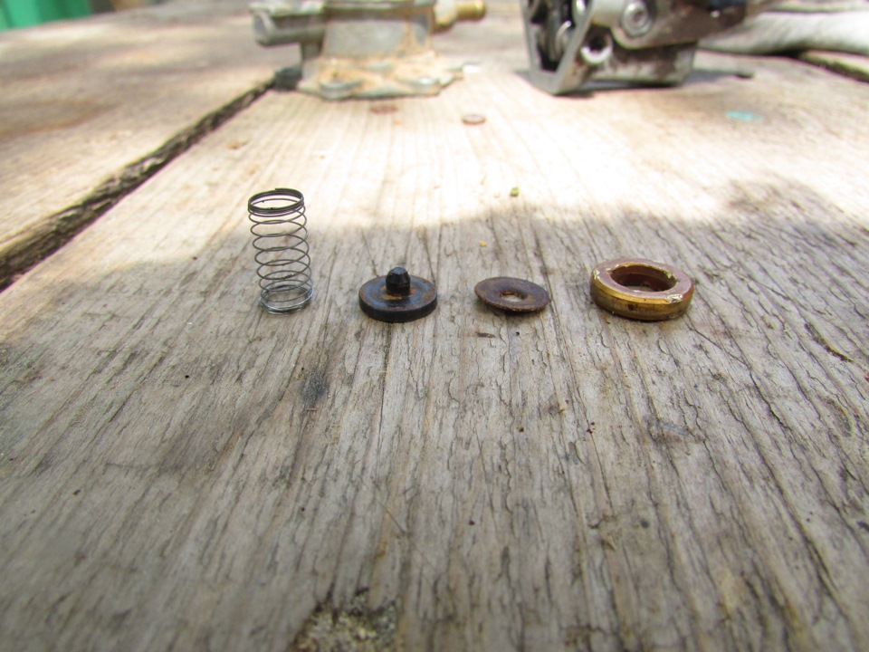 Пружина бензонасоса современная