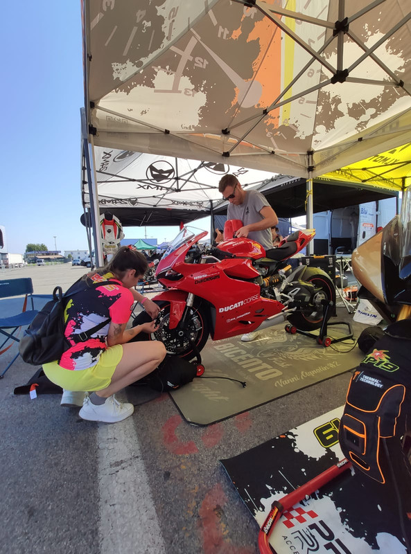 23C5DFCB-5902-454B-8313-563D2A5F9E56