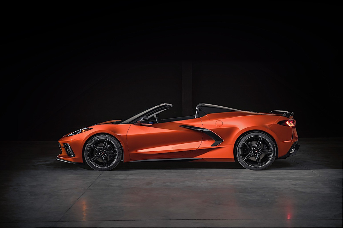 2020 Chevrolet Corvette Stingray convertible (8)
