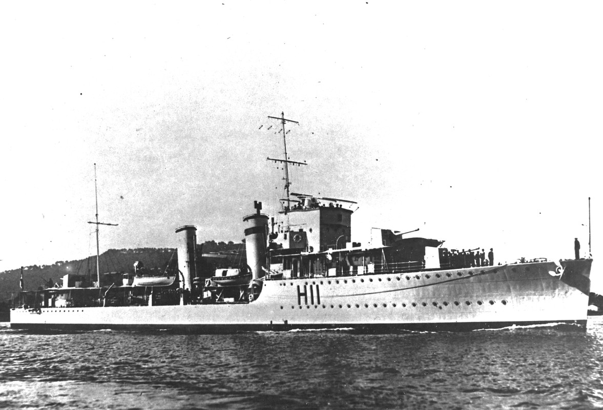 Basilisk (H.11) во время патрулирования в Средиземном море, 21 октября 1937