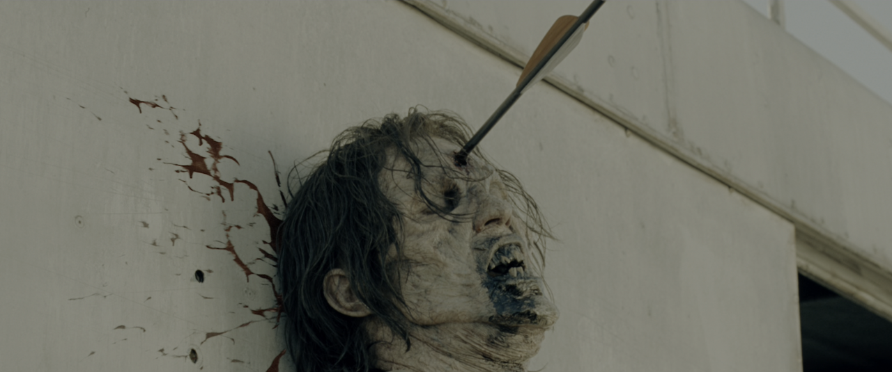 Resident.Evil.Extinction.ITA.ENG.2007.2160p.UHD.Bluray.x265-.HDR.MeM.mkv_snapshot_00.18.38_[2020.11.