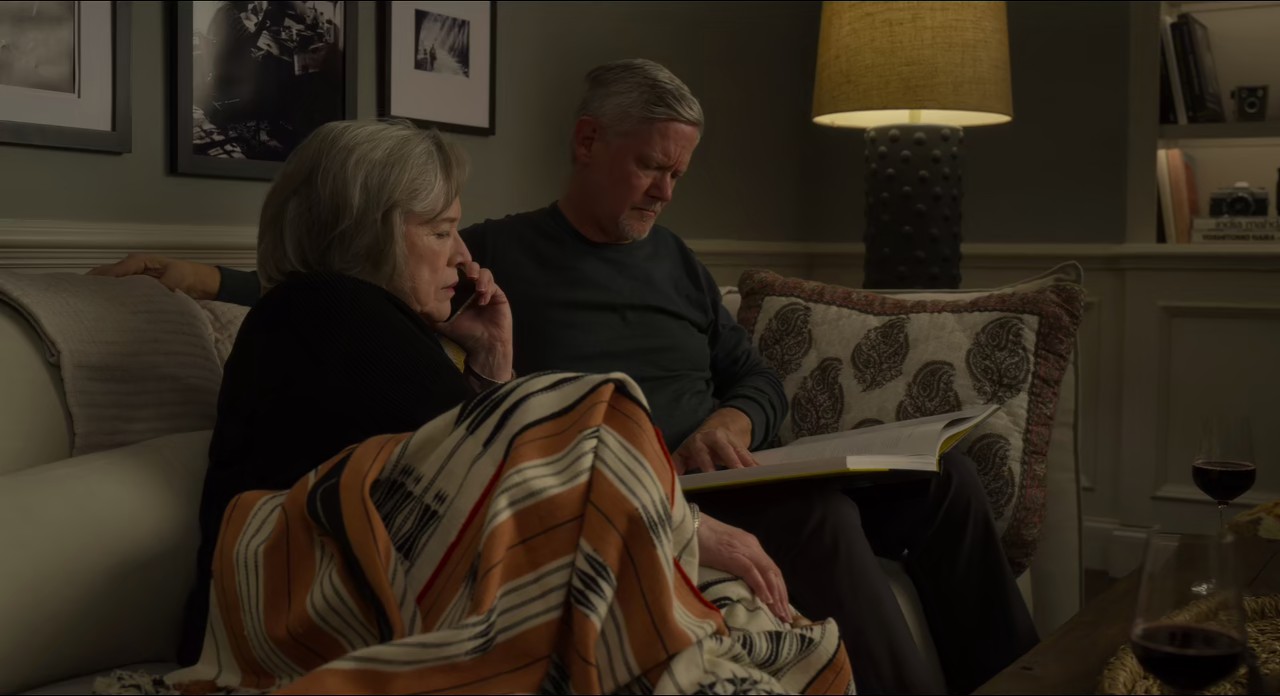 A-Family-Affair-2024-Hindi-English-NF-WEBRip-720p-HEVC-AAC-6ch-MSub-mkv-0003