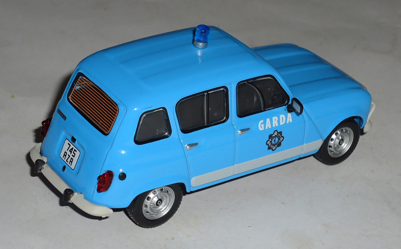 Renault-4L Garda1