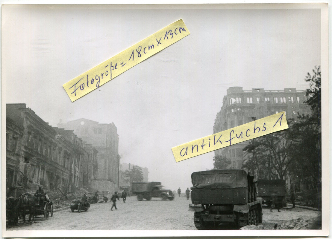 Deutsche Truppen beim Einzug in Rostow in Rußland 2.WK