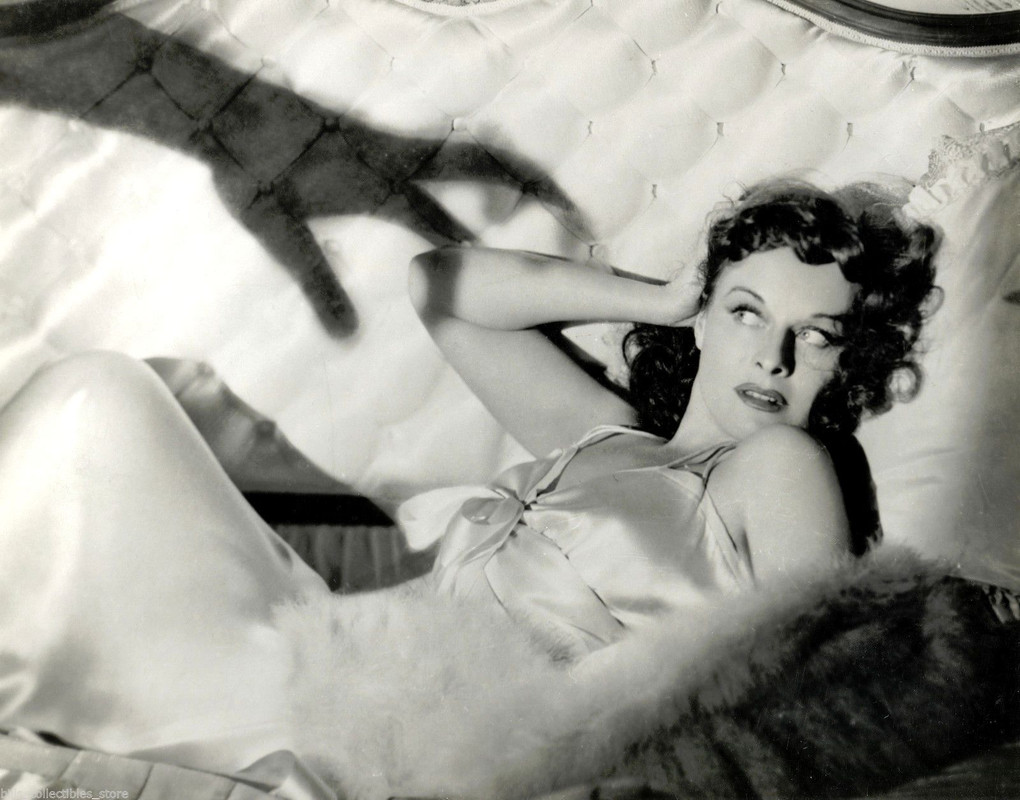 paulette_goddard_mc39