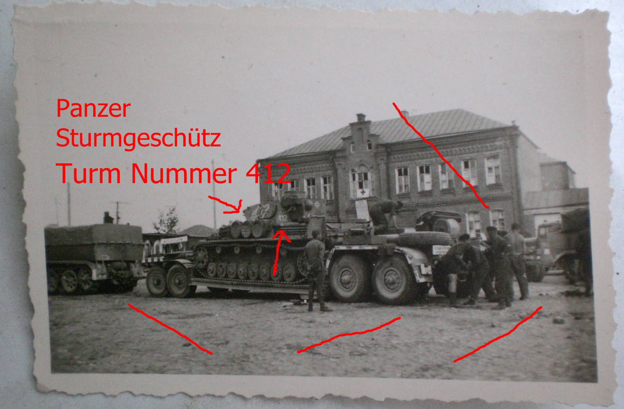 Panzer Sturmgeschütz Turmnummer 412 auf Hänger m