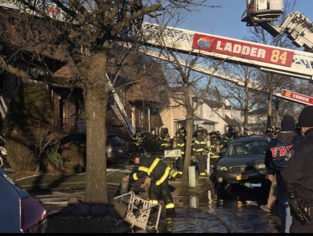 5E578B62-6F89-402A-AB9E-91ECC70EC059