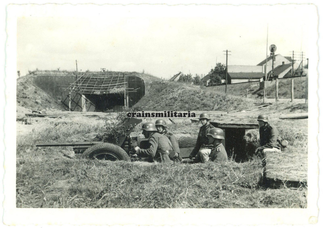 Orig. Foto PaK Geschütz bei Westwall Maginotlinie Bunker Frankreich 1940