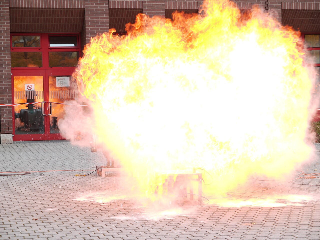 Dust-explosion-03.jpg