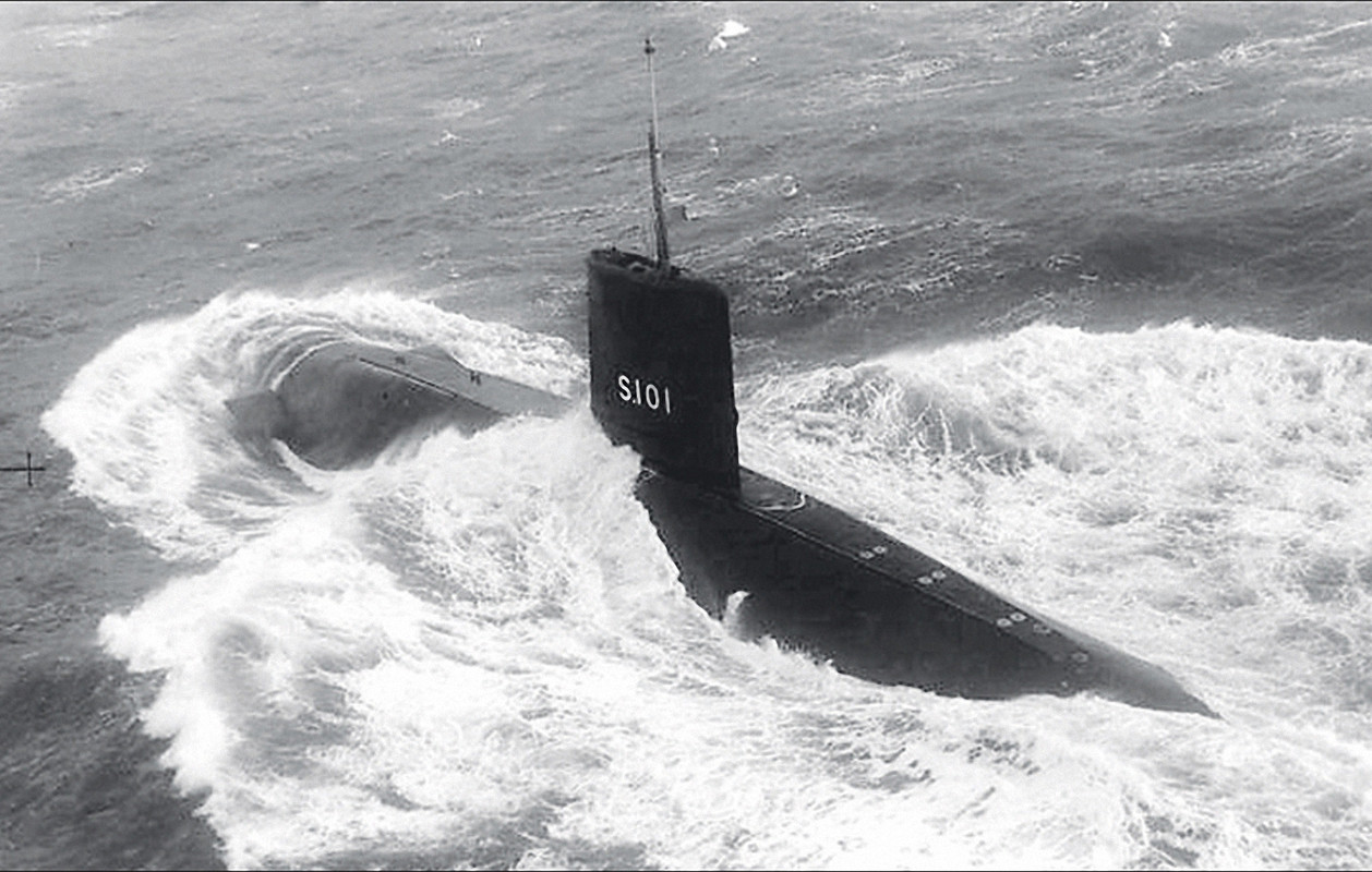 HMS Dreadnought (S-101) в море