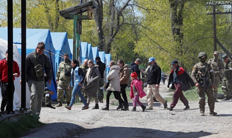 Ucrania: Estados Unidos dice que envían civiles a Rusia 