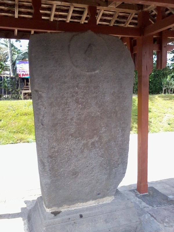Prasasti di Candi Panataran Blitar (histoiresenorepete.blogspot.com)