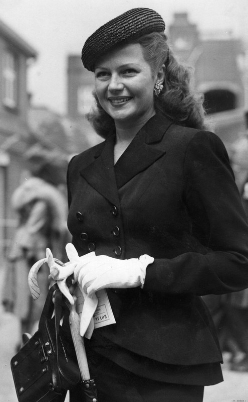 rita_hayworth_d20