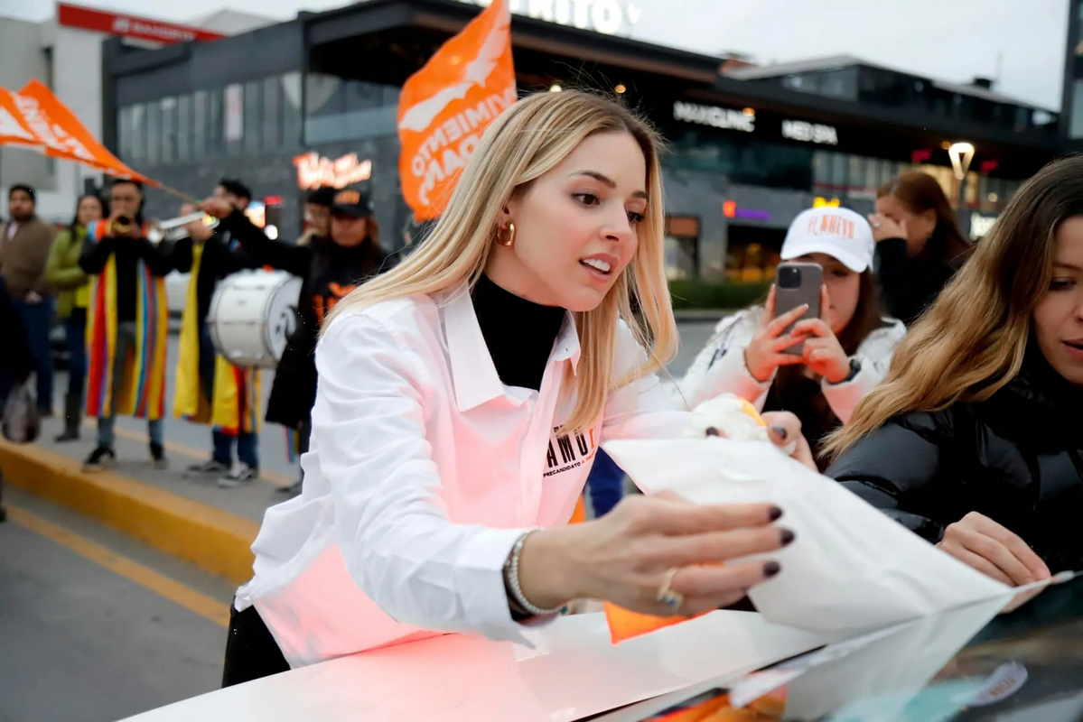 PAN presenta denuncia contra Mariana Rodríguez por supuesta promoción ilegal