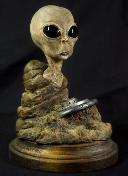 Roswell Tribute bust Gillman Productions