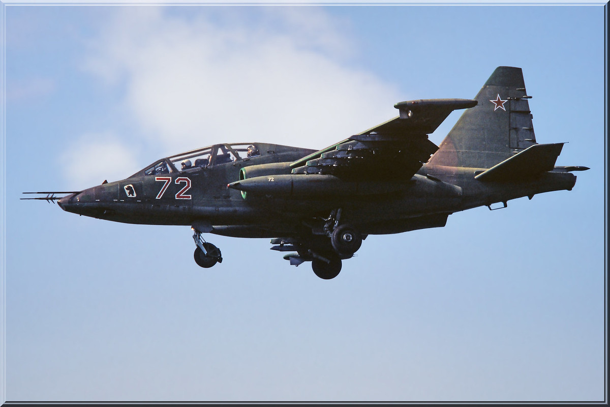 357 OSHAP Su-25UB 72 Red (cn 38220110070) Brandis_3