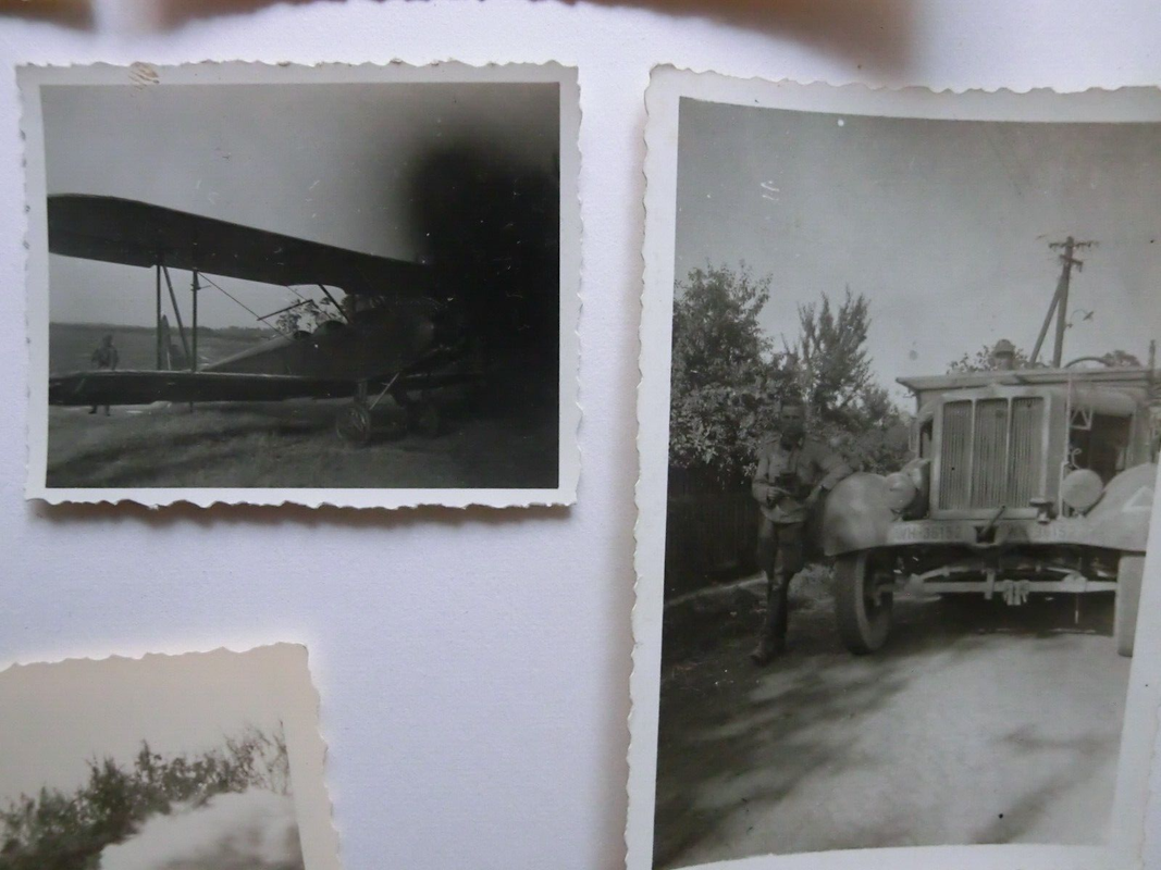 Foto Flugzeug - Panzer - Halbkette - Raupe - Kübelwagen .