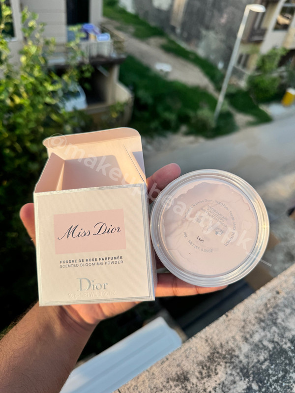 Miss Dior Scented Blooming Powder. - image 3
