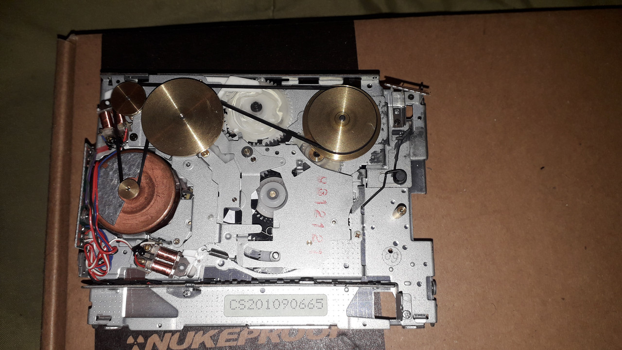 I need help to identify which walkman model is this.