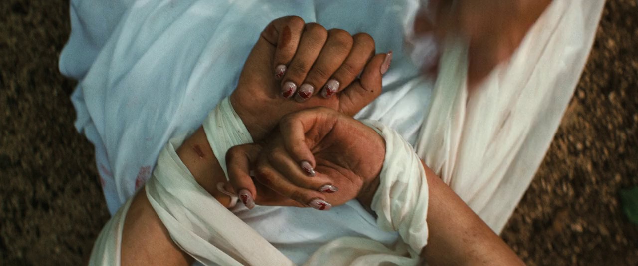 Blink-Twice-2024-WEBRip-English-720p-x264-AVC-AAC-2-0-mp4-0004