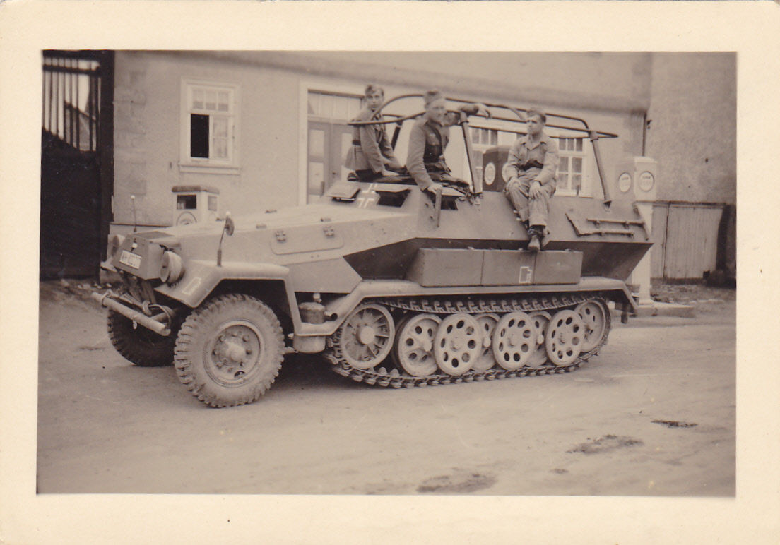 Halbkettenfahrzeug, Schützenpanzerwagen mit takt