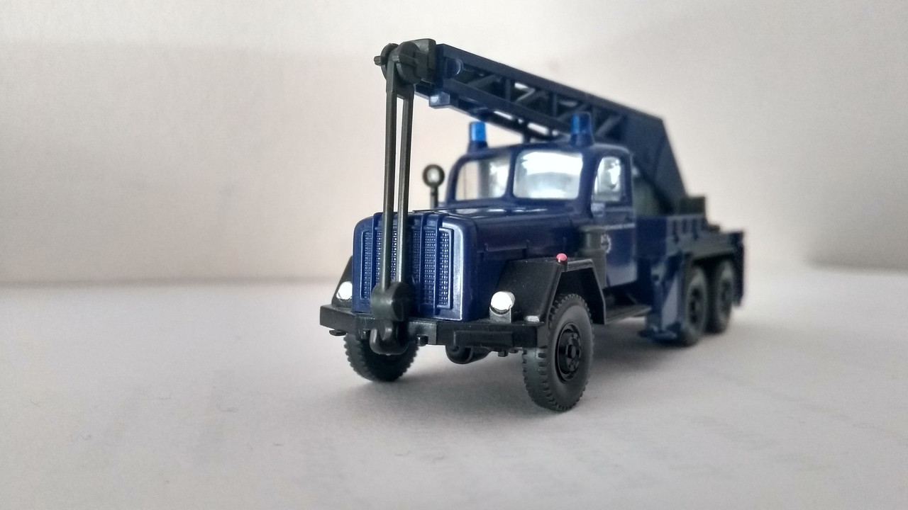 Mach (1440)