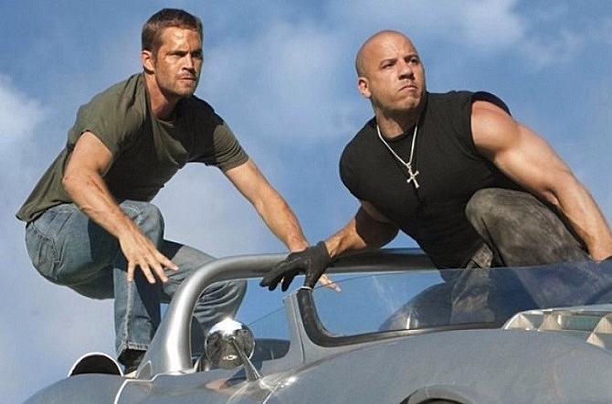 MONSTER-IN-CLOSET-PAUL-WALKER-FAST-FURIOUS-5-FOTOR.jpg