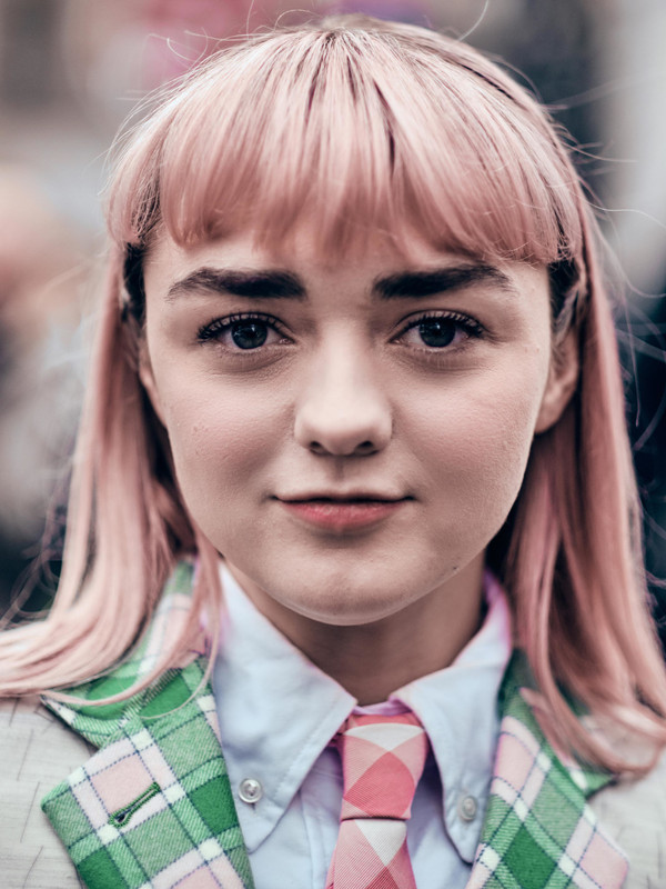 Maisie_Williams_Paris_Fashion_Week_Autumn_Winter_2019_(cropped)