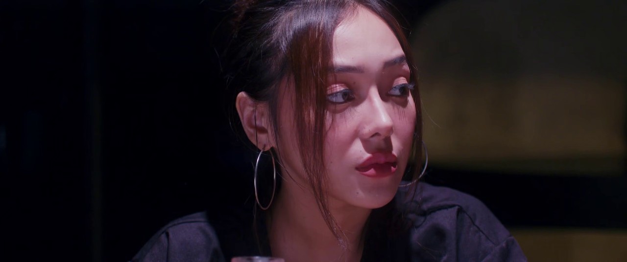 Throuple-2024-WEB-DL-Tagalog-1080p-x265-HEVC-AAC-5-1-ESub-mkv-0003