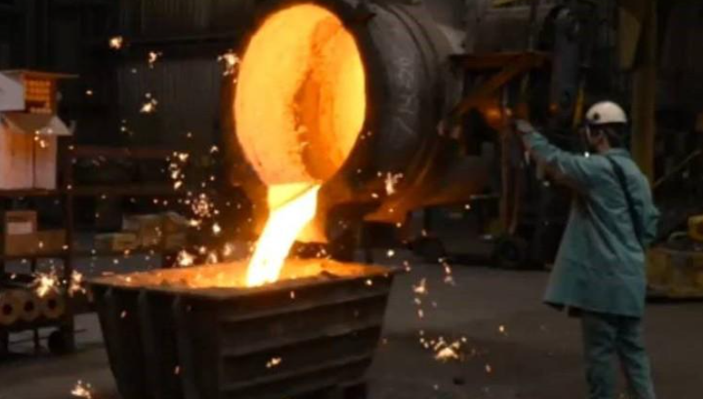 Trabajador cayó en una tina de hierro fundido; muere de manera instantánea