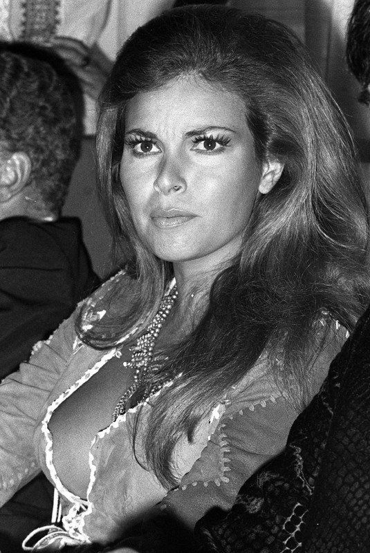 raquel_welch_c69