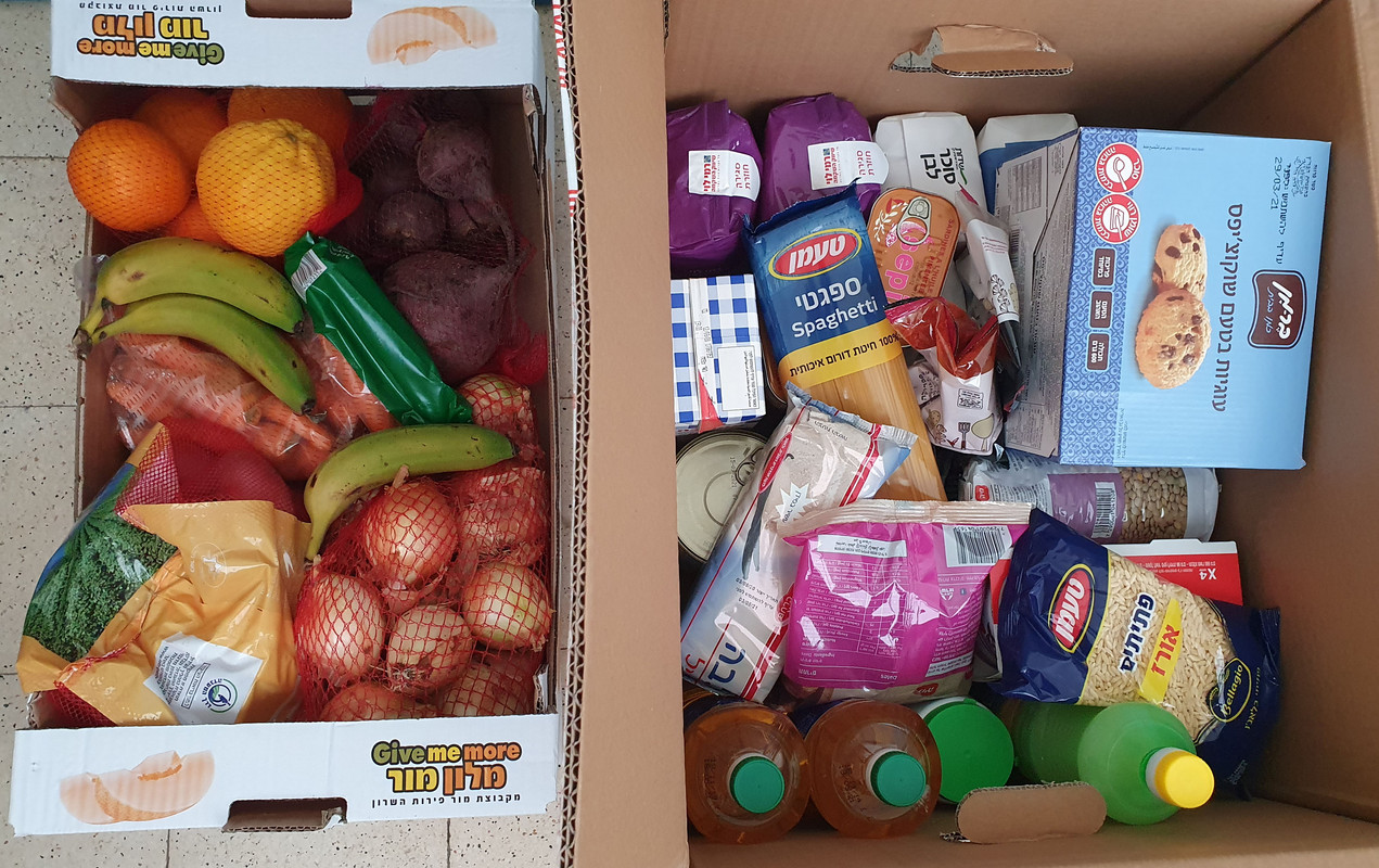Продуктовая помощь от ХАБАДа пожилым жителям Хайфы в период коронавируса