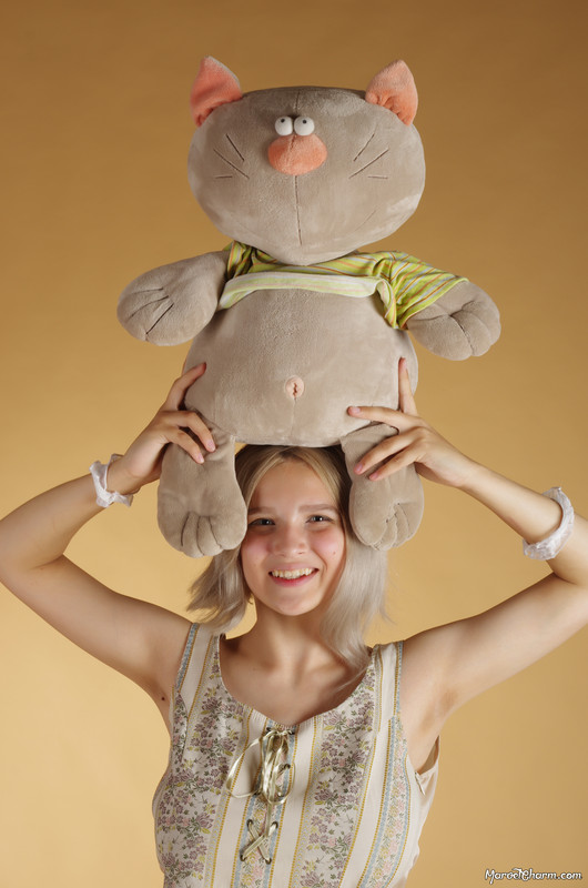 MarvelCharm_Lena-Happy-008