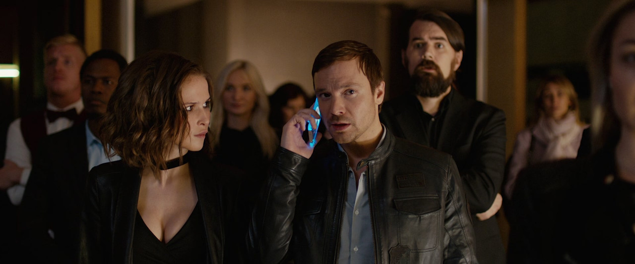 The Blackout (2019) (1080p BluRay x265 SAMPA)-04