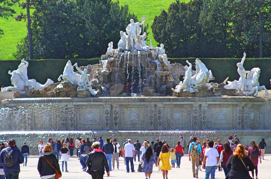 IMAGE: https://i.postimg.cc/sg6v7vzb/vienna-fountain-1b.jpg