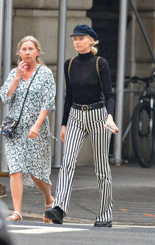 elsa-hosk-out-and-about-in-new-york-09-11-2018-4