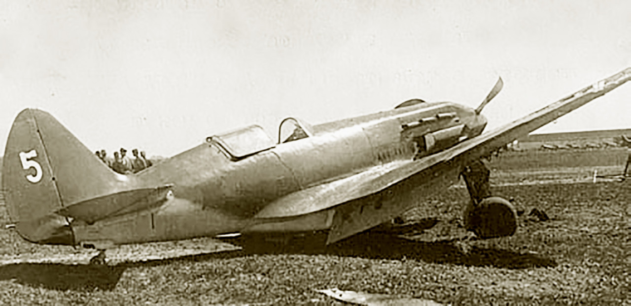 Mikoyan-Gurevich-MiG-3-15IAP-White-5-cn-2373-at-Kaunas-airfield-6th-Jun-1941-01