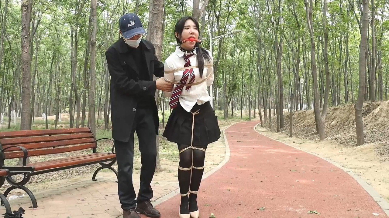 一绳所爱 杨若琳公园纪实片.mp4_20231031_185230.780