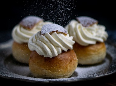 Dish of the Day - II - Page 8 Semla-1