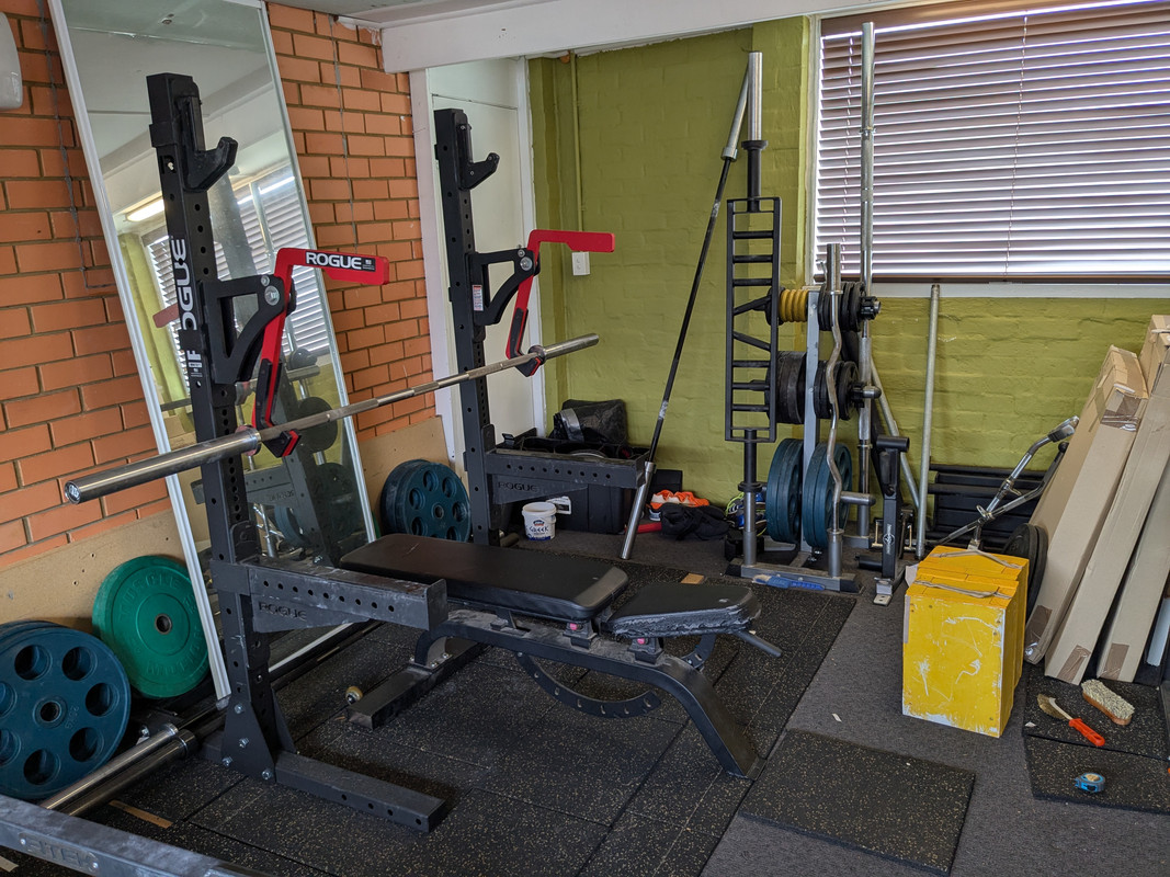 PXL_20250414_232912383