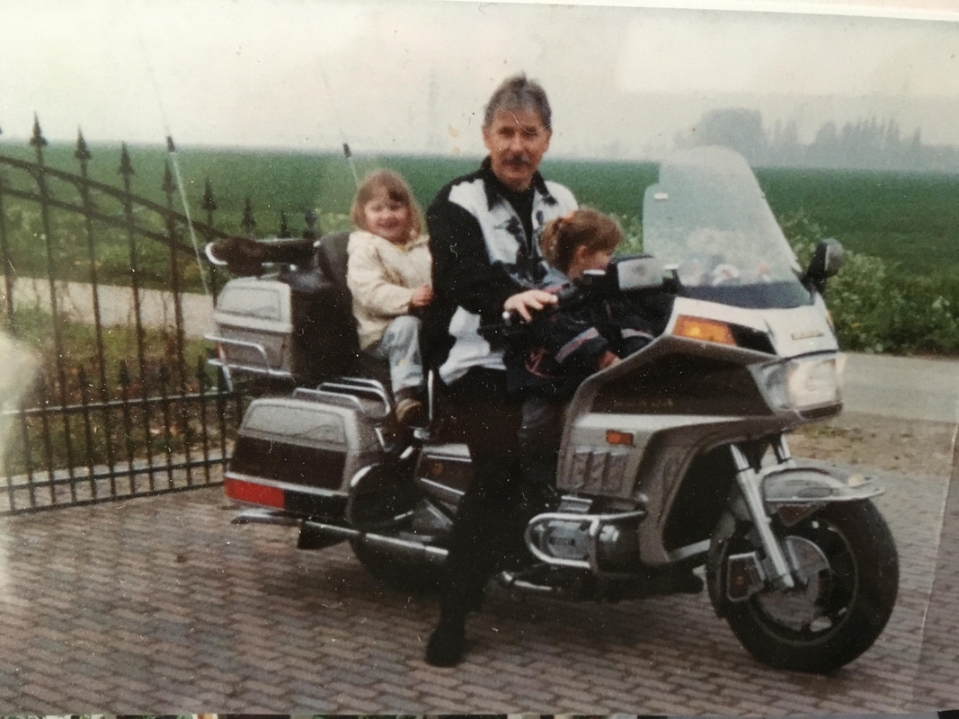 31949289_10214444324155239_4898546428860694528_n