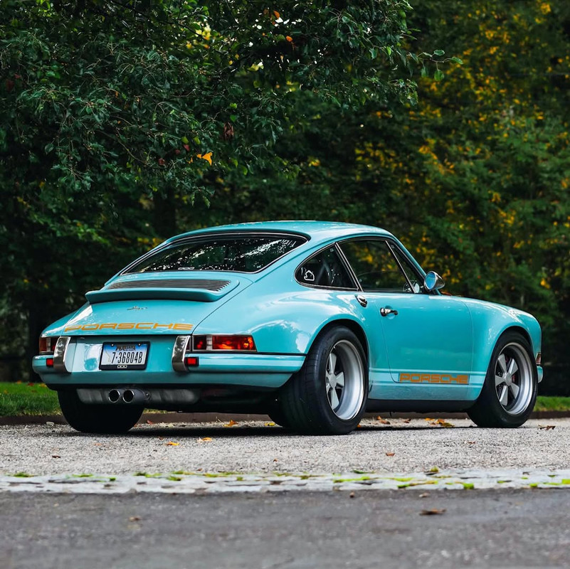 singersaturday-porsche-singervehicledesign-barn.jpg