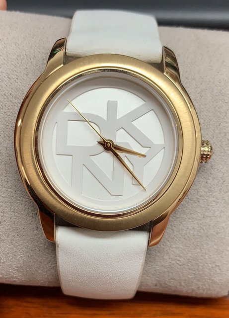 Used DKNY Park Avenue White Dial White Leather Strap Women\'s Watch Dkny Women main image 3