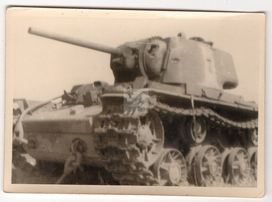Panzer Tank zerstörte erbeutete russische Panzer 1942