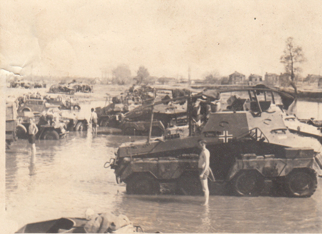 Orig. Foto Sdkfz. Panzer-Spähwagen - Funkwagen m