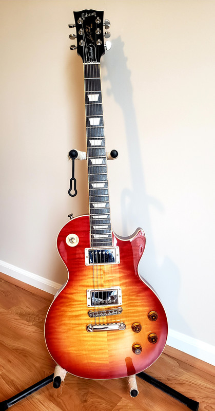 Fantastic top and sound from this 2018 standard! - Gibson