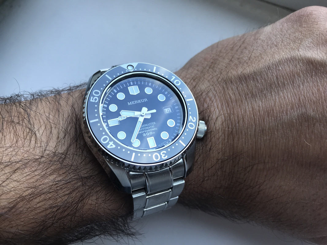 8E8DB013-4647-44B5-B96B-13A7051663D5