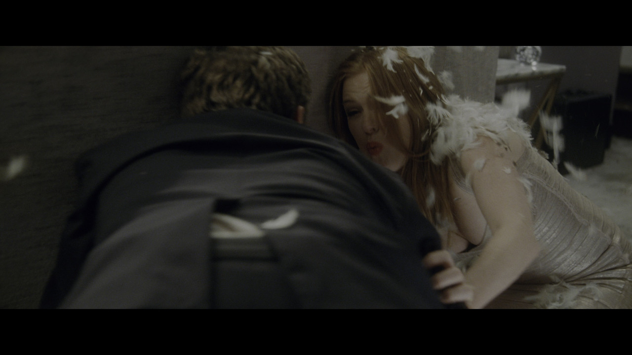 isla-fisher-keeping-up-with-the-joneses-4k-caps-42