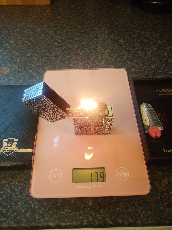 ZORRO_SILVER_911_LIGHTER_2.jpg